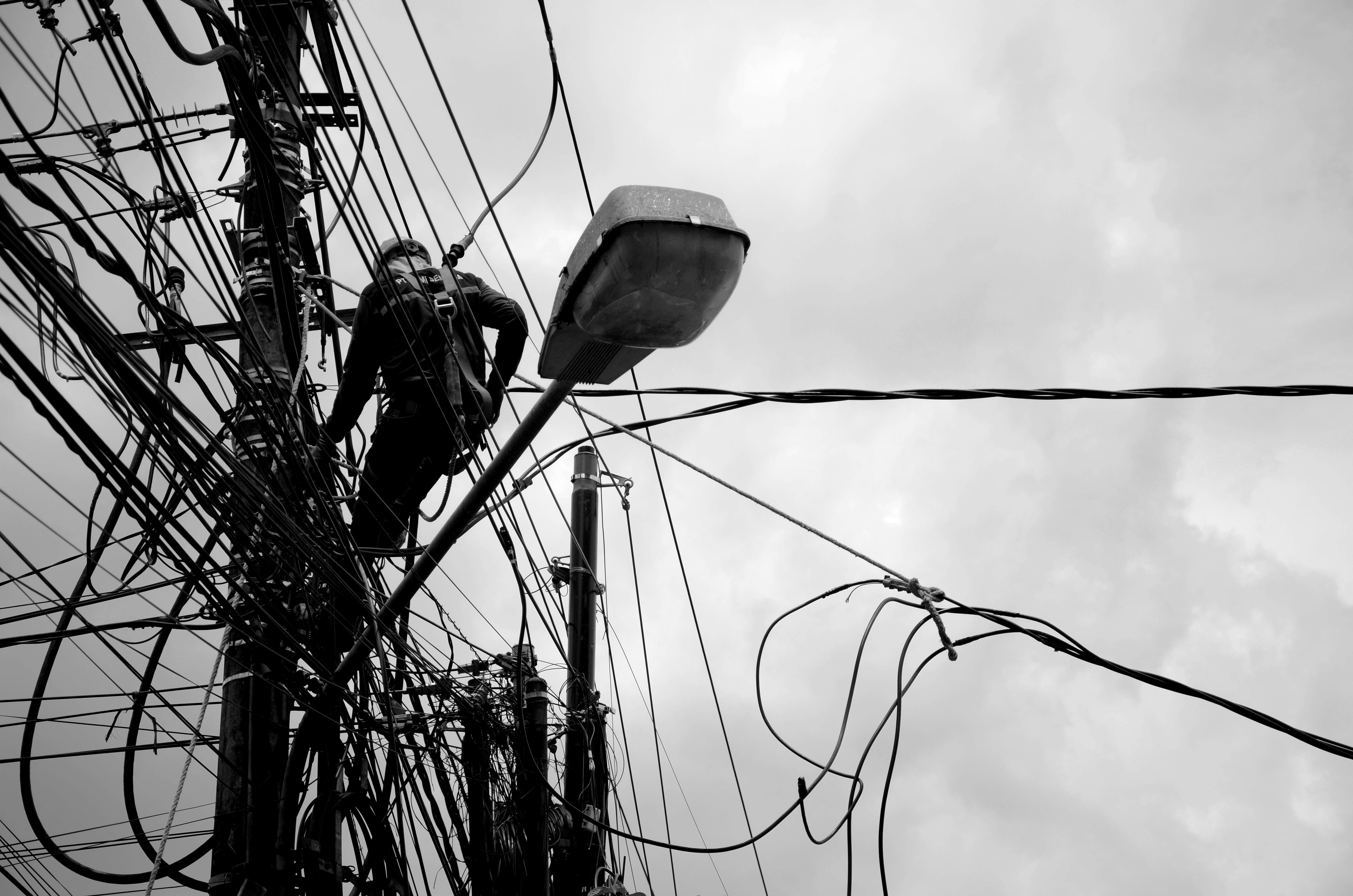 Elektroniskie sakari